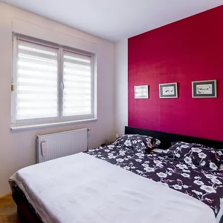 Modern Living Apts - Botanica - Private Parking *